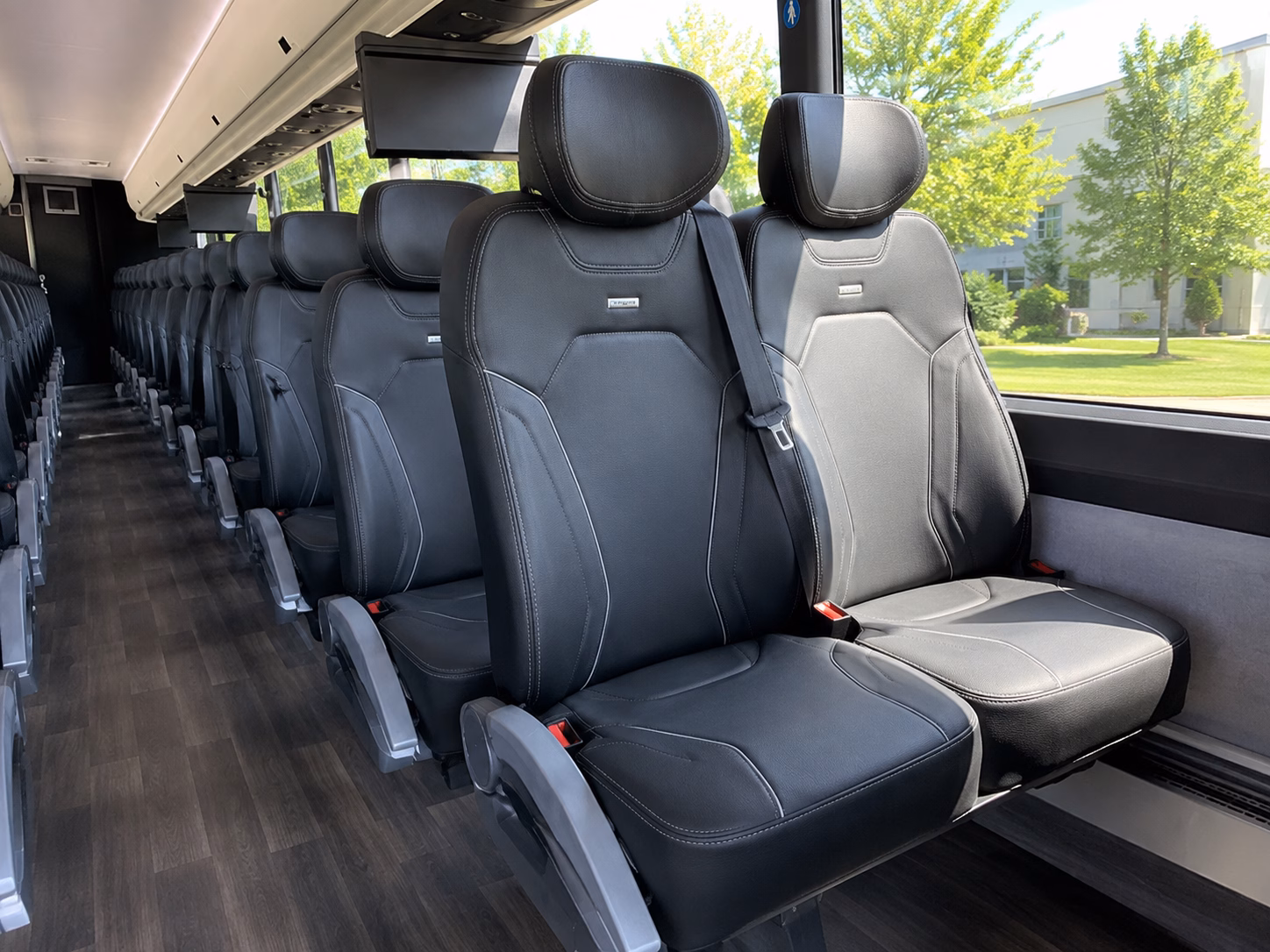 shuttle services for airline crews and airport staff in scottsdale